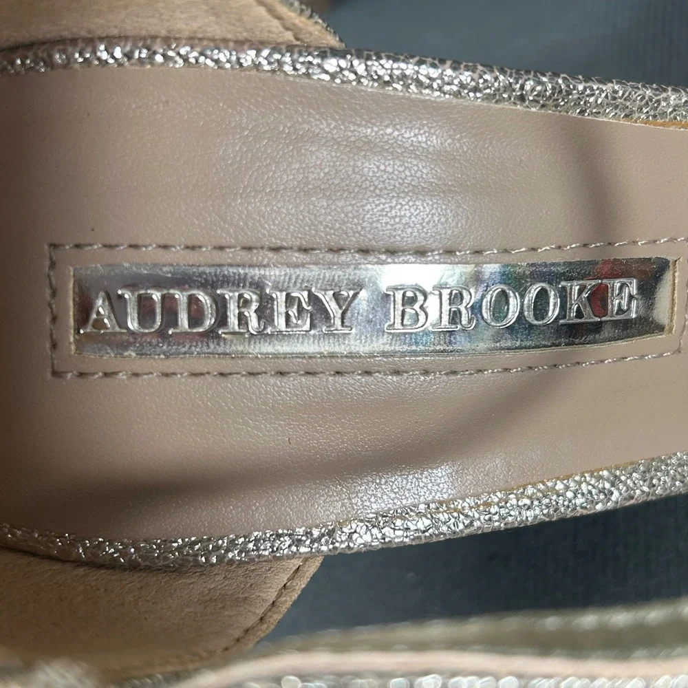 Audrey Brooke Womens‎ 8.5M Champagne Gold Metallic Ankle Strap Stiletto Heel